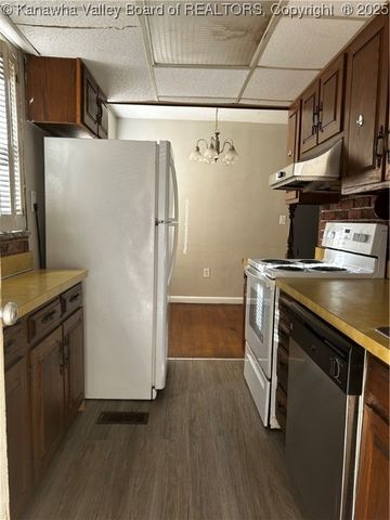 1842 Oakridge Drive B, Charleston, WV 25311