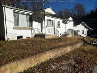 1842 Oakridge Drive B, Charleston, WV 25311