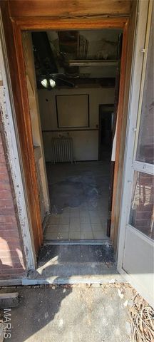 8212 Pennsylvania Avenue, St Louis, MO 63111