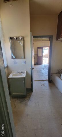 8212 Pennsylvania Avenue, St Louis, MO 63111