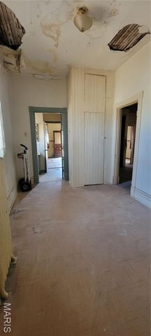 8212 Pennsylvania Avenue, St Louis, MO 63111