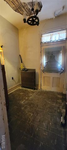 8212 Pennsylvania Avenue, St Louis, MO 63111