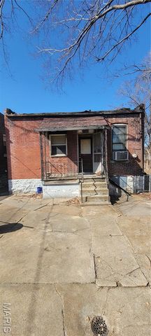 8212 Pennsylvania Avenue, St Louis, MO 63111