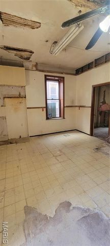 8212 Pennsylvania Avenue, St Louis, MO 63111