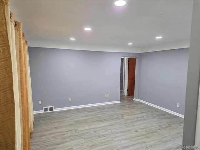 8960 Arnold Avenue, Redford Charter Township, MI 48239