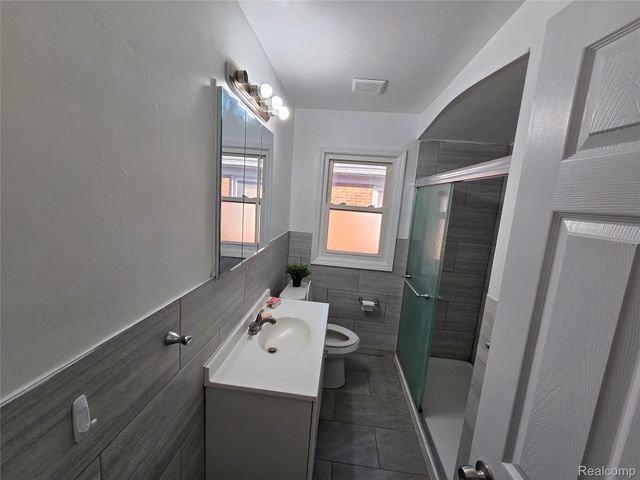 8960 Arnold Avenue, Redford Charter Township, MI 48239