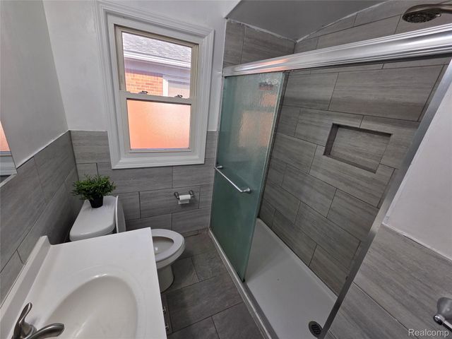 8960 Arnold Avenue, Redford Charter Township, MI 48239