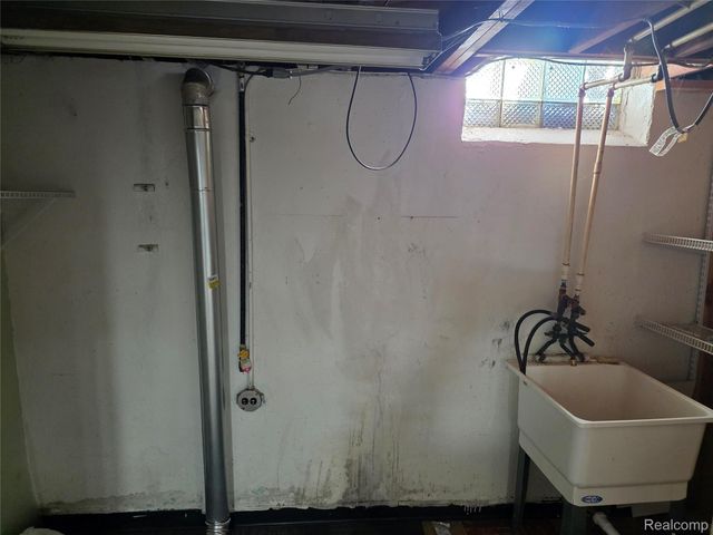 8960 Arnold Avenue, Redford Charter Township, MI 48239