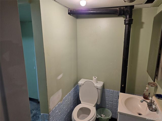 8960 Arnold Avenue, Redford Charter Township, MI 48239