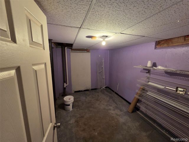 8960 Arnold Avenue, Redford Charter Township, MI 48239