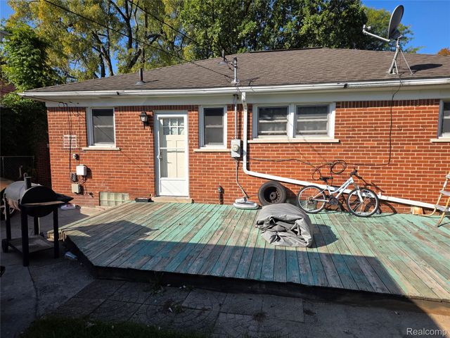 8960 Arnold Avenue, Redford Charter Township, MI 48239