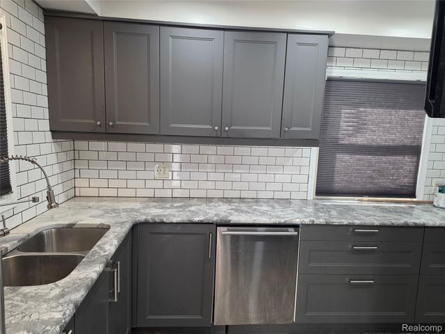 8960 Arnold Avenue, Redford Charter Township, MI 48239