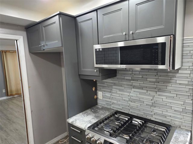 8960 Arnold Avenue, Redford Charter Township, MI 48239