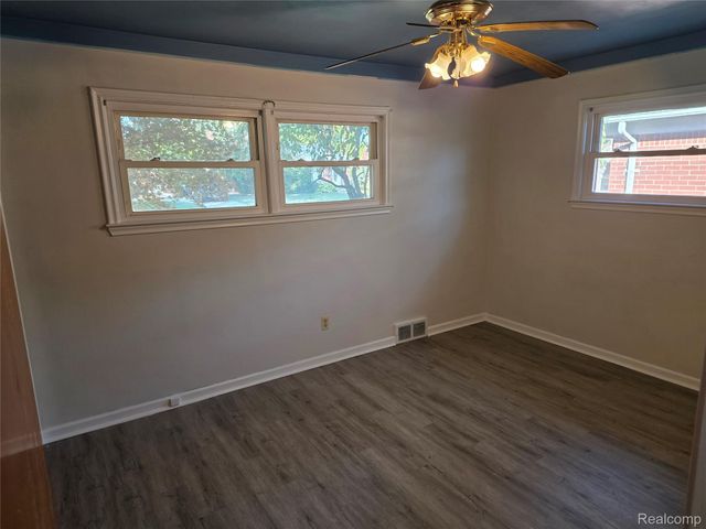 8960 Arnold Avenue, Redford Charter Township, MI 48239