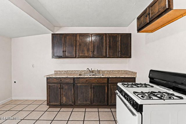 512 SIERRA Street, El Paso, TX 79903