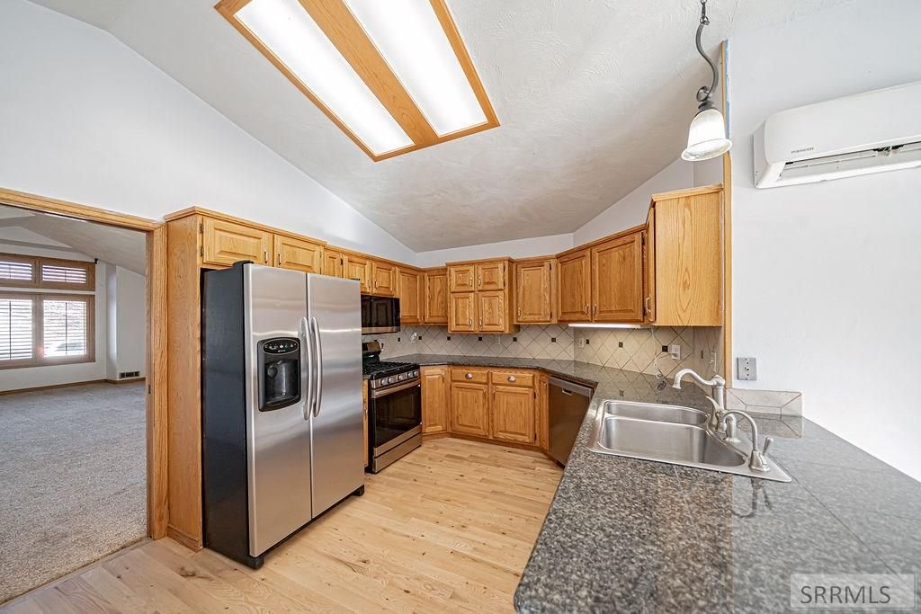 Image 12 of property listing at 1284 Tipperary Court, Idaho Falls, ID 83404