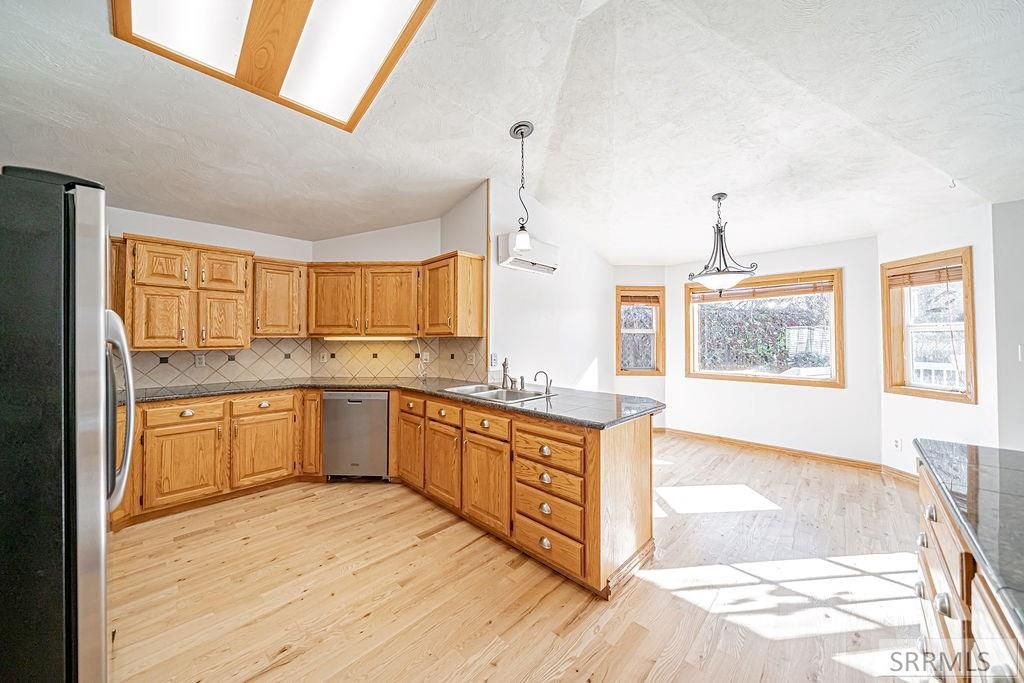 Image 3 of property listing at 1284 Tipperary Court, Idaho Falls, ID 83404