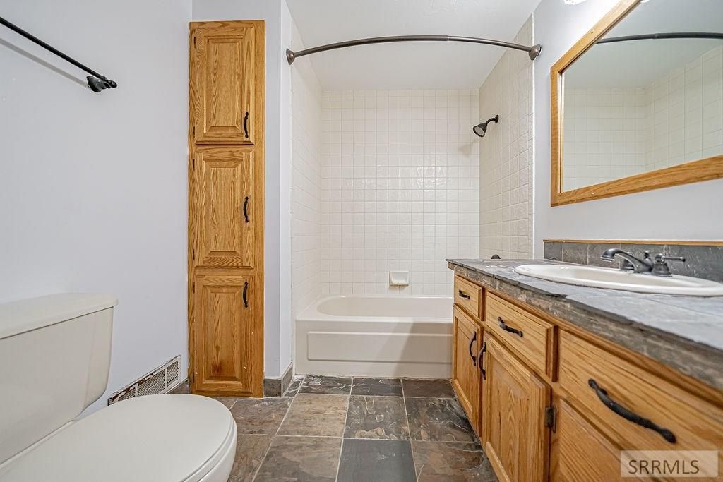 Image 40 of property listing at 1284 Tipperary Court, Idaho Falls, ID 83404