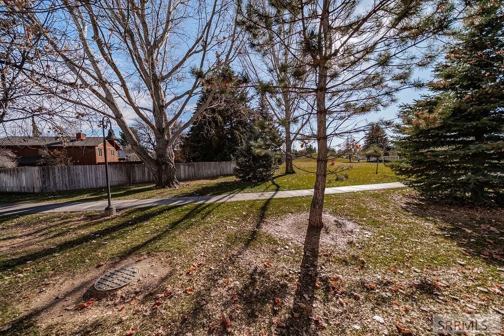 Image 5 of property listing at 1284 Tipperary Court, Idaho Falls, ID 83404