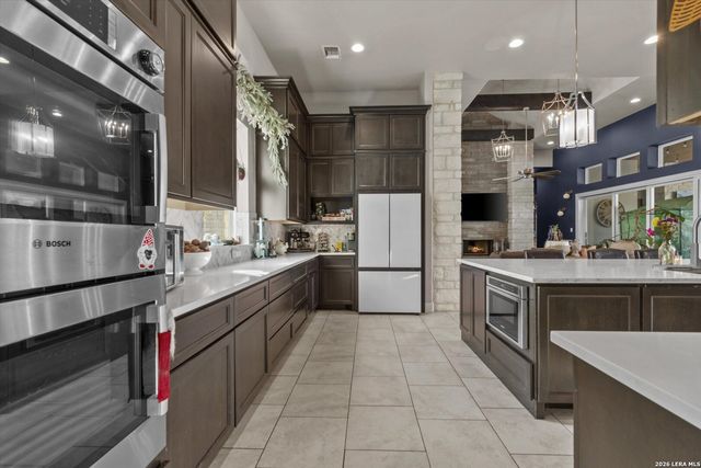 1943 Rothschild, New Braunfels, TX 78132