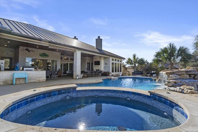 1943 Rothschild, New Braunfels, TX 78132