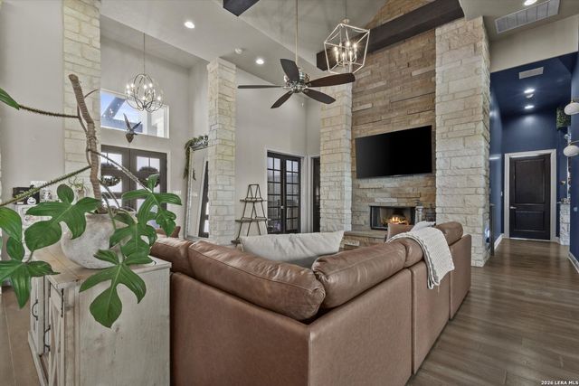 1943 Rothschild, New Braunfels, TX 78132