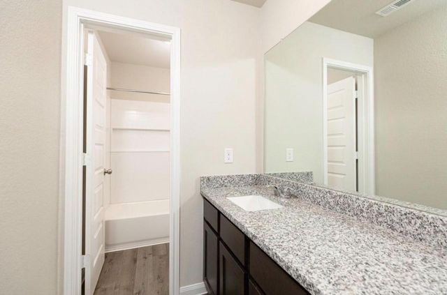 6515 James Michael Drive, Rosharon, TX 77583