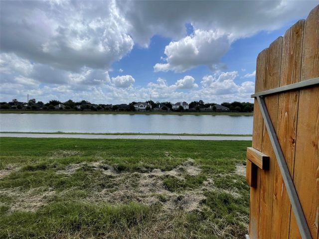 6515 James Michael Drive, Rosharon, TX 77583