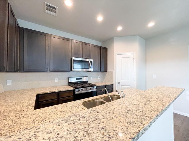 6515 James Michael Drive, Rosharon, TX 77583