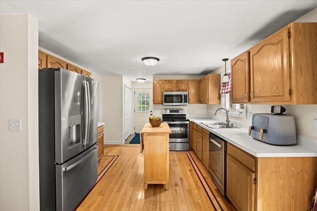 530 Chestnut Hill Road, Millville, MA 01529