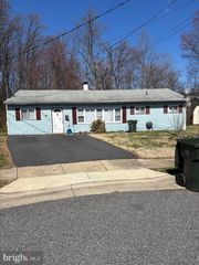 67 KENNARD DR, Newark, DE 19711
