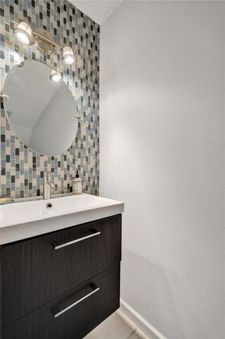 2260 W Discovery Cir W, Deerfield Beach, FL 33442