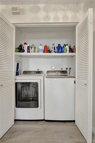 2260 W Discovery Cir W, Deerfield Beach, FL 33442