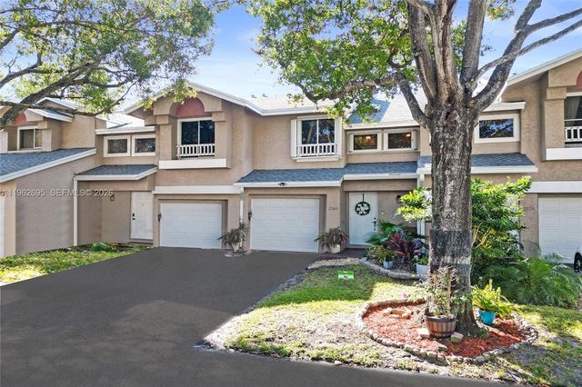 2260 W Discovery Cir W, Deerfield Beach, FL 33442