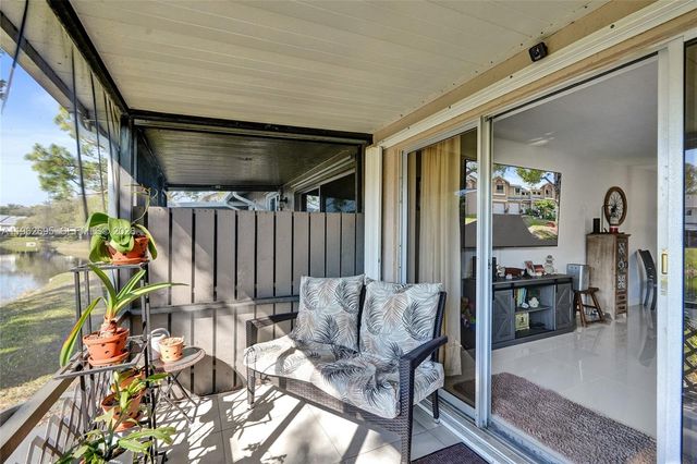 2260 W Discovery Cir W, Deerfield Beach, FL 33442