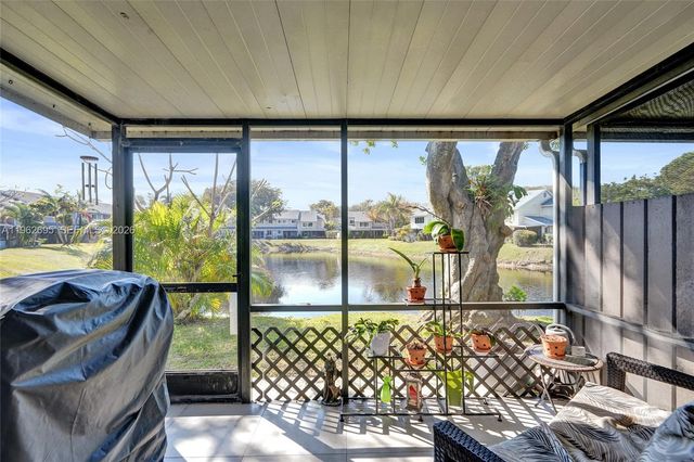 2260 W Discovery Cir W, Deerfield Beach, FL 33442