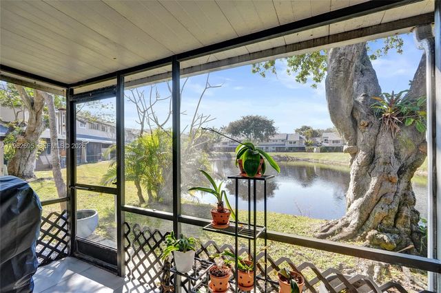 2260 W Discovery Cir W, Deerfield Beach, FL 33442