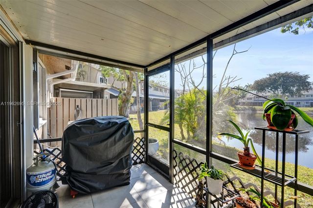 2260 W Discovery Cir W, Deerfield Beach, FL 33442