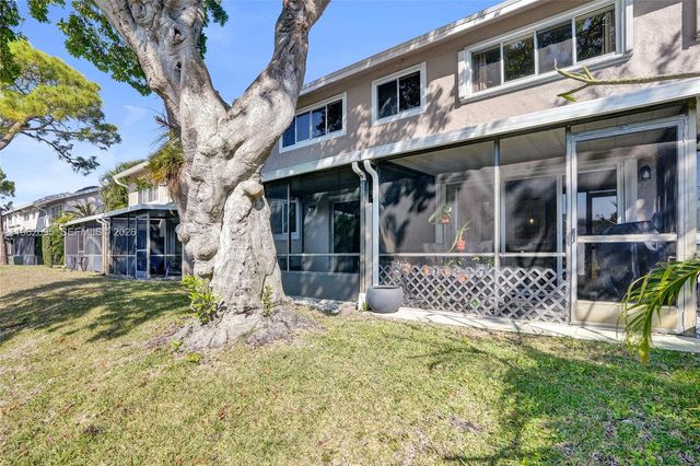 2260 W Discovery Cir W, Deerfield Beach, FL 33442