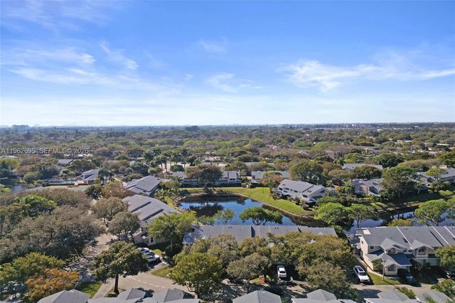 2260 W Discovery Cir W, Deerfield Beach, FL 33442