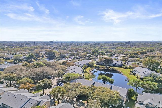 2260 W Discovery Cir W, Deerfield Beach, FL 33442