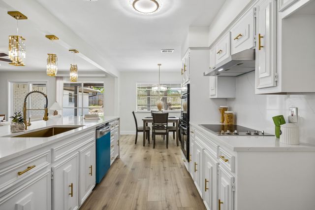 904 Shelley Drive, Arlington, TX 76012
