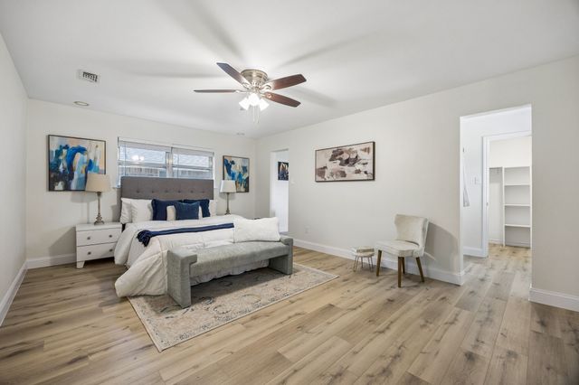 904 Shelley Drive, Arlington, TX 76012
