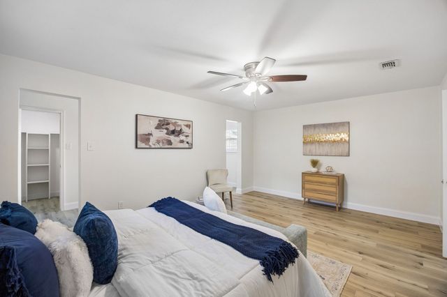 904 Shelley Drive, Arlington, TX 76012