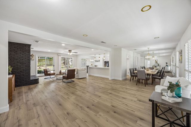 904 Shelley Drive, Arlington, TX 76012