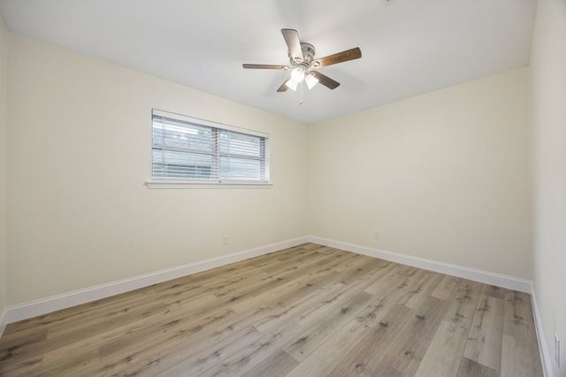904 Shelley Drive, Arlington, TX 76012