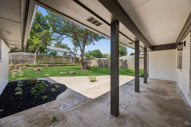 904 Shelley Drive, Arlington, TX 76012