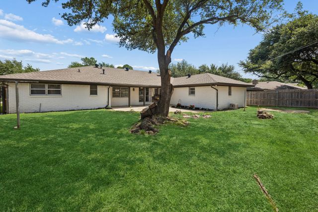 904 Shelley Drive, Arlington, TX 76012