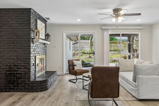 904 Shelley Drive, Arlington, TX 76012