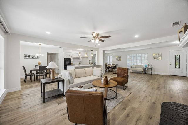904 Shelley Drive, Arlington, TX 76012